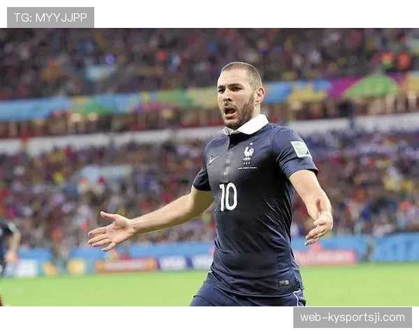 本泽马高位抢断如何驱动关键战进攻节奏？